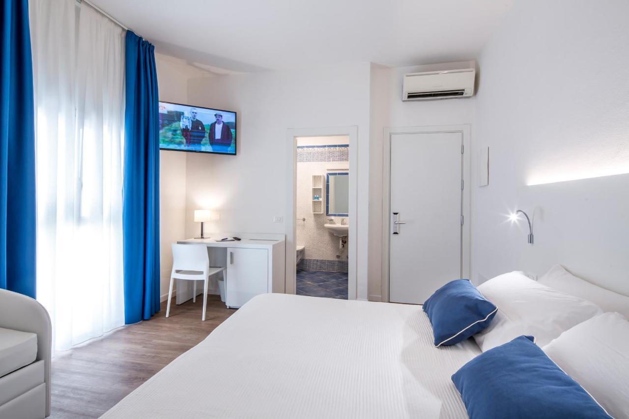 Double Room with Extra Bed,716093779:JPEG